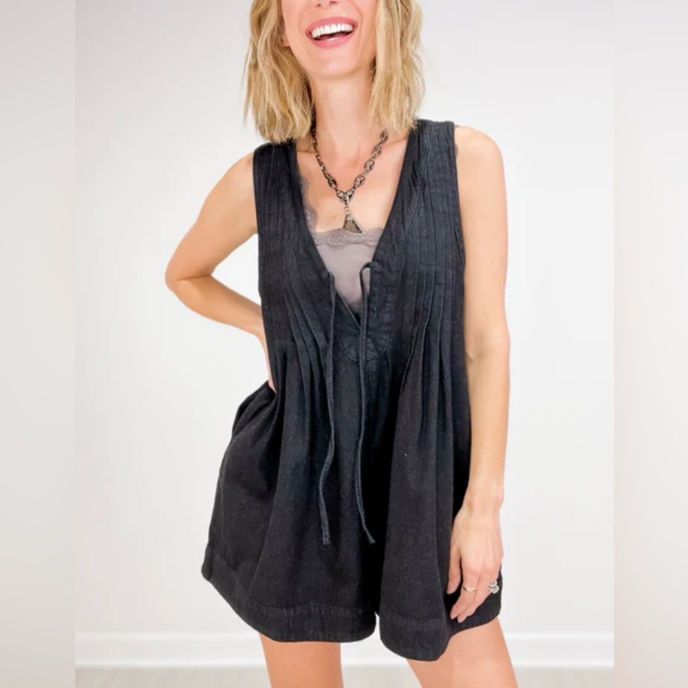 Aerie NWT Black Sleeveless Romper V-Neck Tie Tunic Lightweight Coverup Small